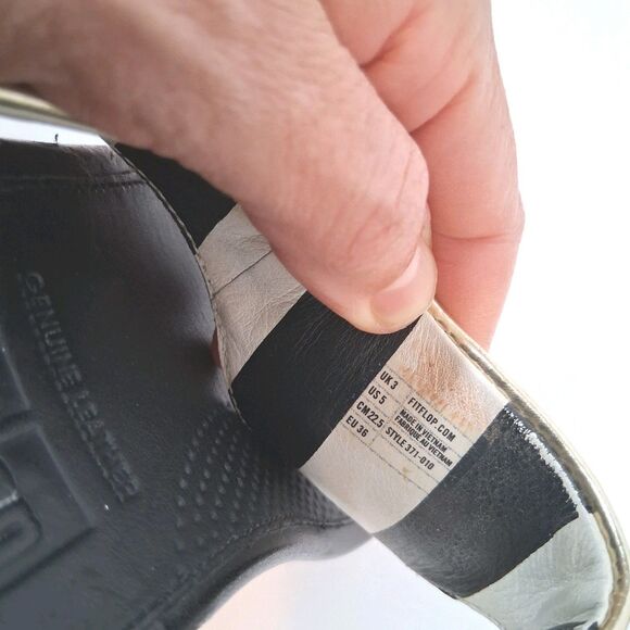 FitFlop Womens Sandals Flip Flops Size 5 Gold Brown  371-001 Leather Thongs - Picture 7 of 7